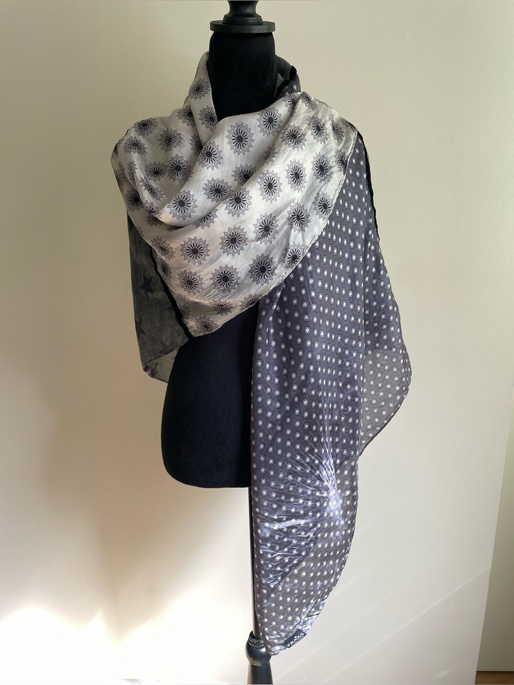 FRAAS Oversized Patchwork Square Shawl Wrap Gray Floral Geometric Star Print